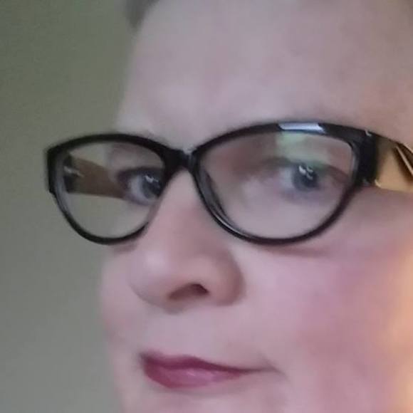 Meet your Posher, Emily - Picture 1 of 1